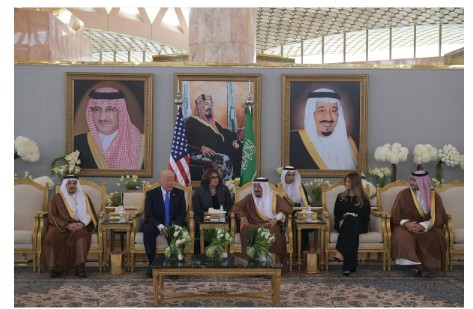 ترامب في الرياض في أول زيارة خارجية له منذ تسلمه الحكم