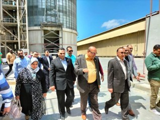 محافظ الإسكندرية ووكيل وزارة التموين يتفقدان صوامع تخزين القمح
