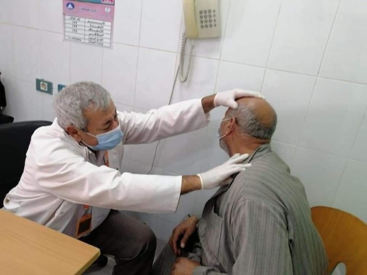 توقيع الكشف الطبى بالمجان على ١١١٢ مواطن بقرية الرياض في دمياط